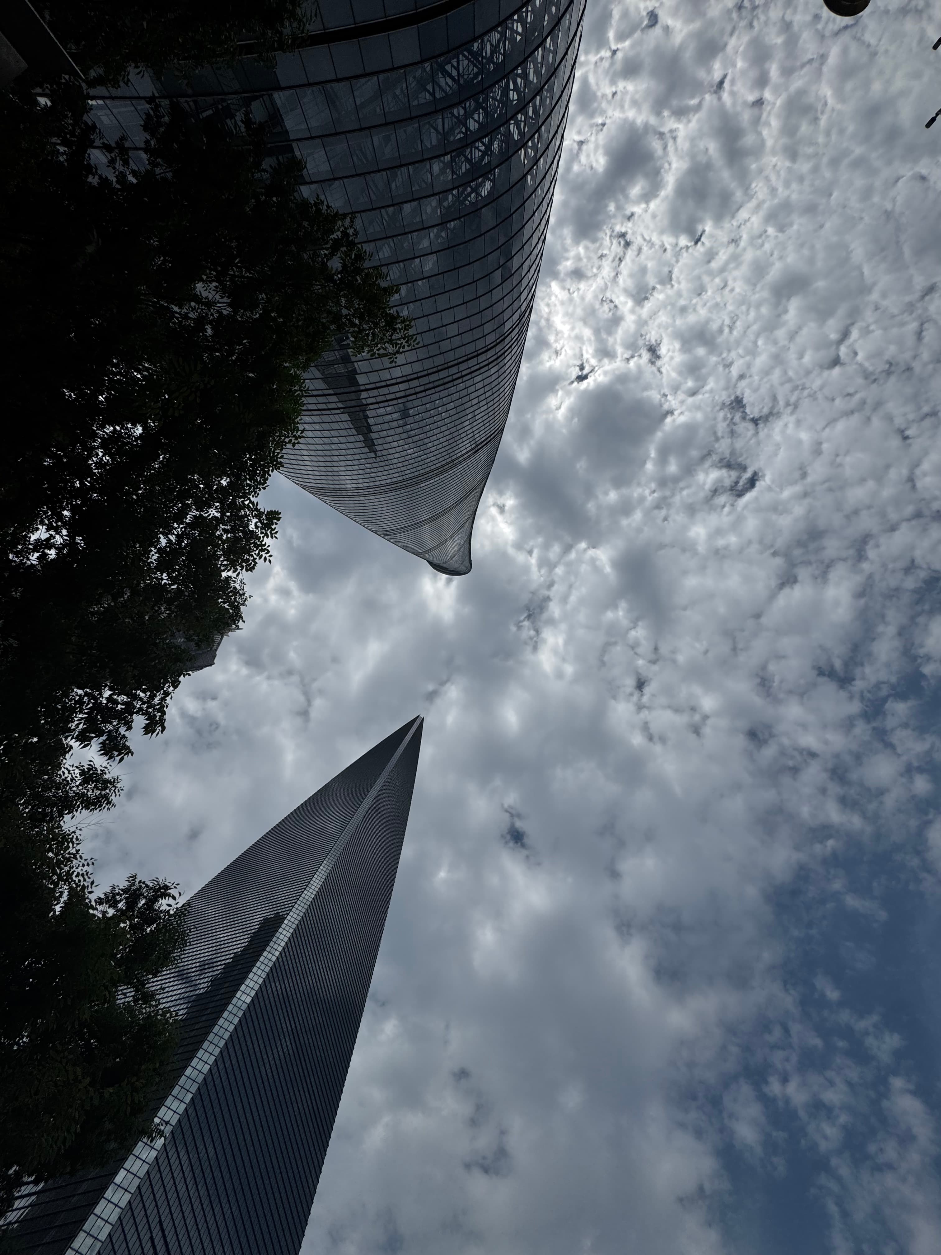 Shanghai Tower und Flaschenöffner